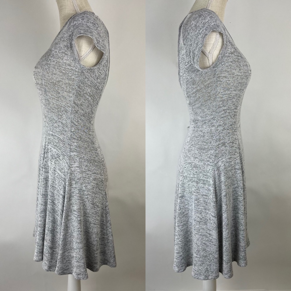 ACEMI from Anthropologie mini dress cap sleeves heathered gray open back - Picture 6 of 7